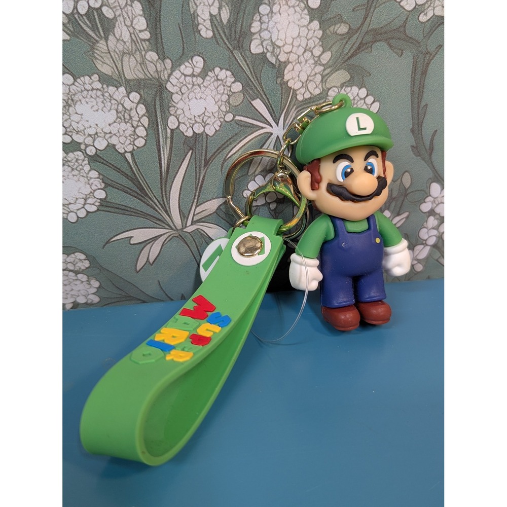 Nintendo Super Mario Luigi 3D PVC Figure Keychain Green Wrist Strap Gold Tone